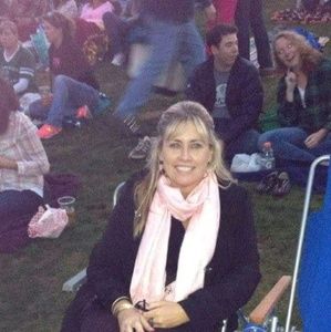 Meet your Posher, Debbie